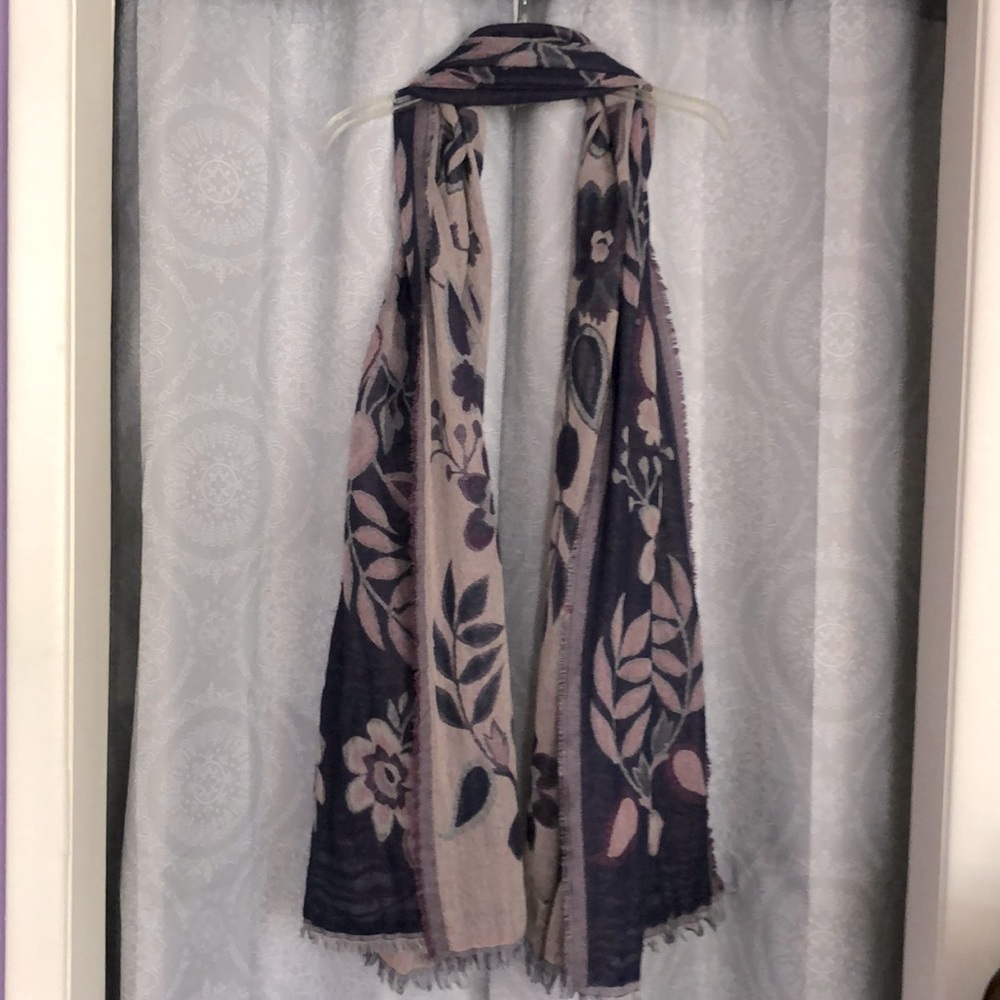 Beautiful floral scarf/shawl. Reversible with dusty pinks and purples. One size